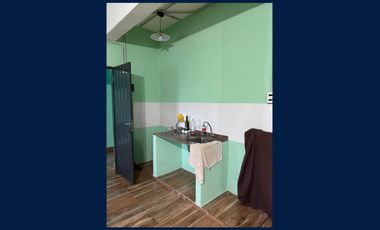 Casa en 2 Plantas y Local Comercial