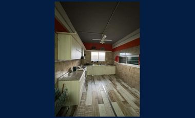 Casa en 2 Plantas y Local Comercial