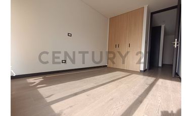 PRECIOSA CASA NUEVA EN VENTA LAS CONDES