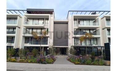 PRECIOSA CASA NUEVA EN VENTA LAS CONDES