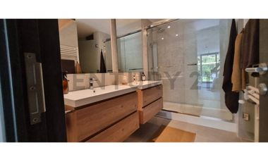 PRECIOSA CASA NUEVA EN VENTA LAS CONDES
