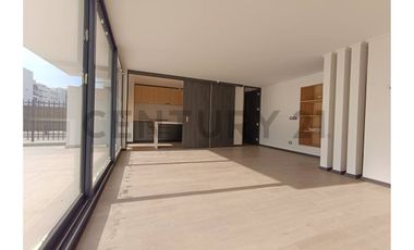 PRECIOSA CASA NUEVA EN VENTA LAS CONDES