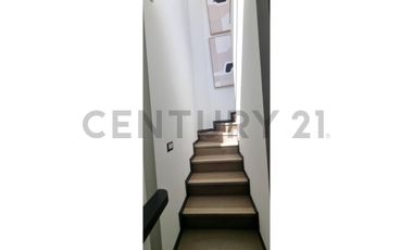 PRECIOSA CASA NUEVA EN VENTA LAS CONDES