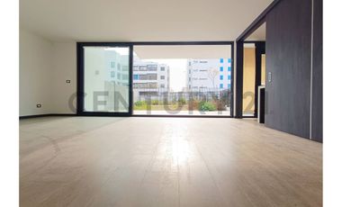 PRECIOSA CASA NUEVA EN VENTA LAS CONDES
