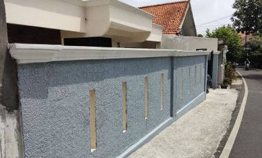 Rumah bagus baru renovasi bonus tanah 215 m2 di Pesanggrahan, Jakarta Selatan Siap huni