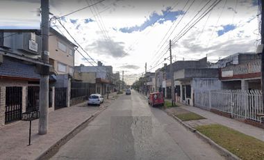 V25 L San Justo lote con demolicion ( casa 4 amb + 10 departamentos)