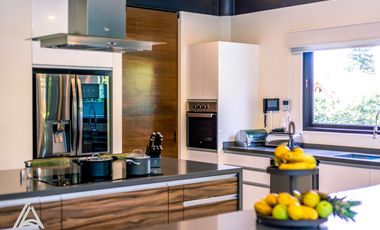 SE VENDE CASA EN CONDOMINIO EN Calle Paseo de los Tabachines 39-49, Fraccionamiento Los Tabachines, Cuernavaca, Morelos, 62498, MEX