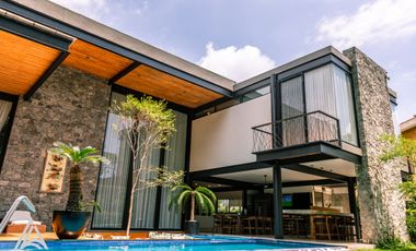 SE VENDE CASA EN CONDOMINIO EN Calle Paseo de los Tabachines 39-49, Fraccionamiento Los Tabachines, Cuernavaca, Morelos, 62498, MEX