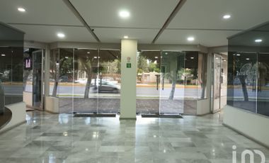 Renta de Oficina en Avenida Constituyentes, Querétaro