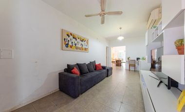 EN VENTA - CASA DOS DORMITORIOS CON PATIO Y  COCHERA - REMEDIOS DE ESCALADA