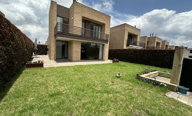 casa en arriendo en canelon. Cod A5977