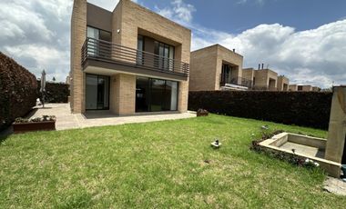 casa en arriendo en canelon. Cod A5977
