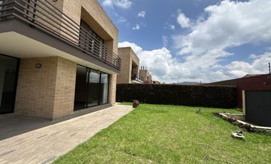 casa en arriendo en canelon. Cod A5977