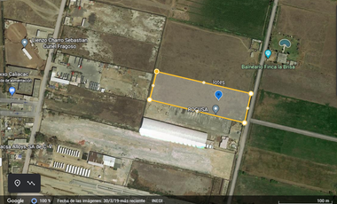 VENTA Terreno con uso de suelo industrial, cercano a avenida, plano.