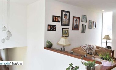 Cerca del Hospital del IESS, Venta de Hermosa Casa con Vista a la Ciudad
