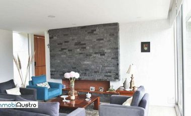Cerca del Hospital del IESS, Venta de Hermosa Casa con Vista a la Ciudad