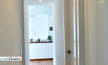 Cerca del Hospital del IESS, Venta de Hermosa Casa con Vista a la Ciudad