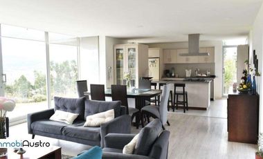 Cerca del Hospital del IESS, Venta de Hermosa Casa con Vista a la Ciudad
