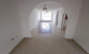 COD. 3347 - SE ARRIENDA CASA - BARRIO: FONTANA