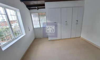 COD. 3347 - SE ARRIENDA CASA - BARRIO: FONTANA