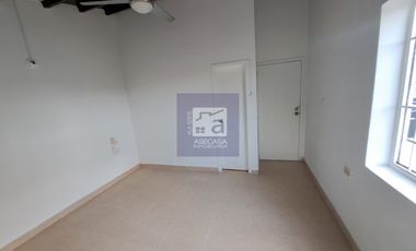 COD. 3347 - SE ARRIENDA CASA - BARRIO: FONTANA