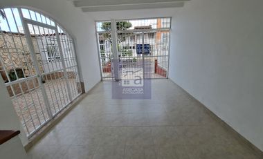 COD. 3347 - SE ARRIENDA CASA - BARRIO: FONTANA