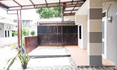 Rumah Terawat 15 Menit ke Mall Ciputra Cibubur SHM Dibantu KPR J-35412