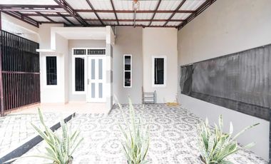Rumah Terawat 15 Menit ke Mall Ciputra Cibubur SHM Dibantu KPR J-35412