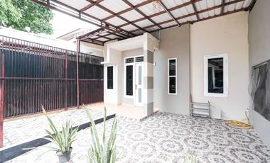 Rumah Terawat 15 Menit ke Mall Ciputra Cibubur SHM Dibantu KPR J-35412