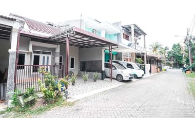 Rumah Terawat 15 Menit ke Mall Ciputra Cibubur SHM Dibantu KPR J-35412
