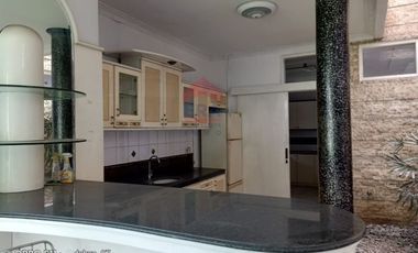 Rumah besar lokasi terbaik dan strategis di Surya Setra
