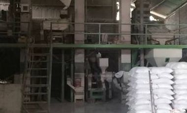 Over kontrak penggilingan padi+mesin+usaha di Tabanan Bali