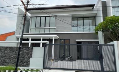 Rumah Baru Mewah Siap Huni di Manyar Tirtoyoso Selatan Surabaya