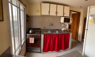 Chalet 4  y 2 ambientes en Venta