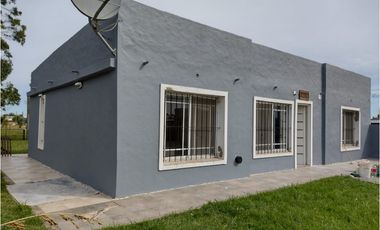 Chalet 4  y 2 ambientes en Venta