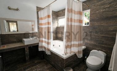 Se arrienda casa en San Juan de Pirque.