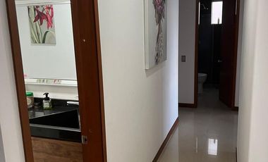 apartamento en venta en cristales. Cod V4071