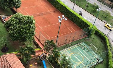 apartamento en venta en cristales. Cod V4071