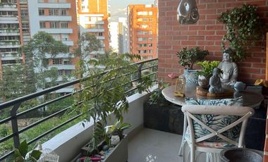 apartamento en venta en cristales. Cod V4071