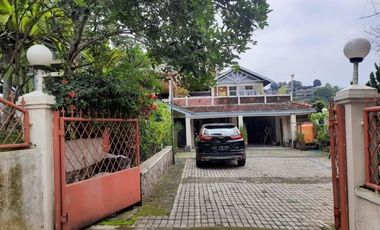 Rumah Villa Lama Terawat Apik Siap Huni Dago Ciburial Bandung