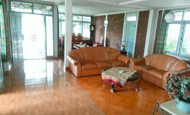 Rumah Villa Lama Terawat Apik Siap Huni Dago Ciburial Bandung
