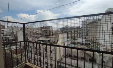 VENTA - 5 AMB. C/ DEPENDENCIA SERVICIO