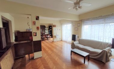 VENTA - 5 AMB. C/ DEPENDENCIA SERVICIO