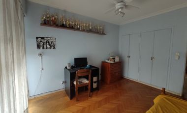 VENTA - 5 AMB. C/ DEPENDENCIA SERVICIO