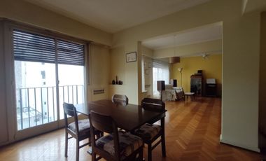 VENTA - 5 AMB. C/ DEPENDENCIA SERVICIO