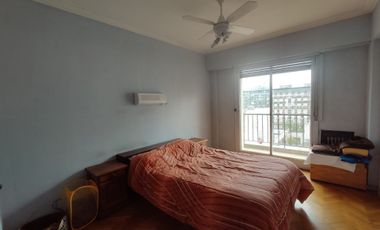 VENTA - 5 AMB. C/ DEPENDENCIA SERVICIO