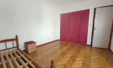 VENTA - 5 AMB. C/ DEPENDENCIA SERVICIO