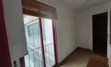 VENTA - 5 AMB. C/ DEPENDENCIA SERVICIO
