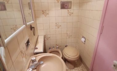 VENTA - 5 AMB. C/ DEPENDENCIA SERVICIO