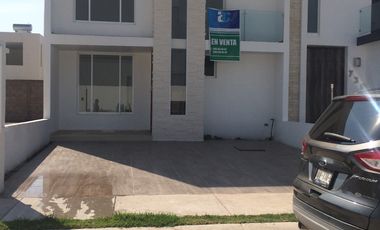 EN VENTA CASA EN BOSQUE SERENO RESERVA COUVET (NUEVA)  AL SUR PONIENTE